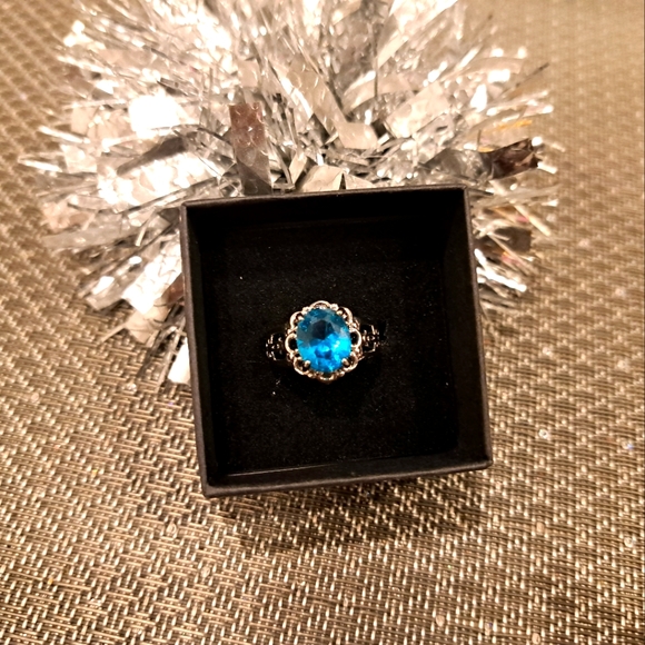 Jewelry - ** Clearance**Turquoise blue topaz ring Sz 8